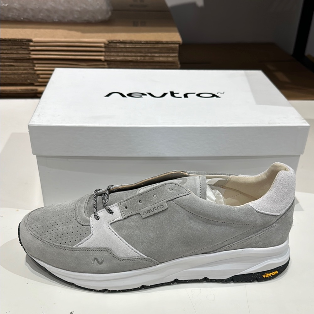 NEUTRA MENS SIZE 11 HAKONE V 105 CEMENT MENS SIZE 9